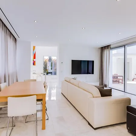M30 - Luxury Front Golf - Private Pool Villa Quarteira